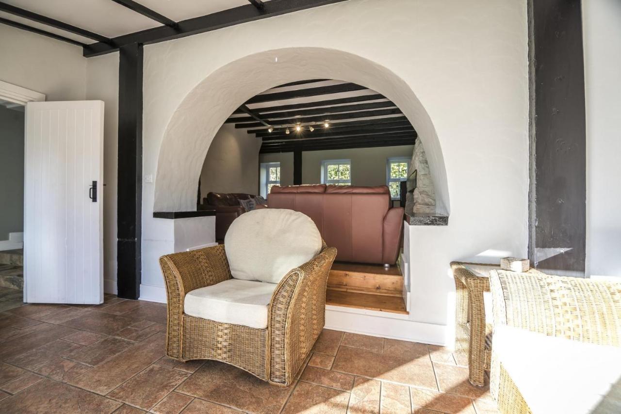 Barn Conversion - Hot Tub - Penally - Tenby Εξωτερικό φωτογραφία